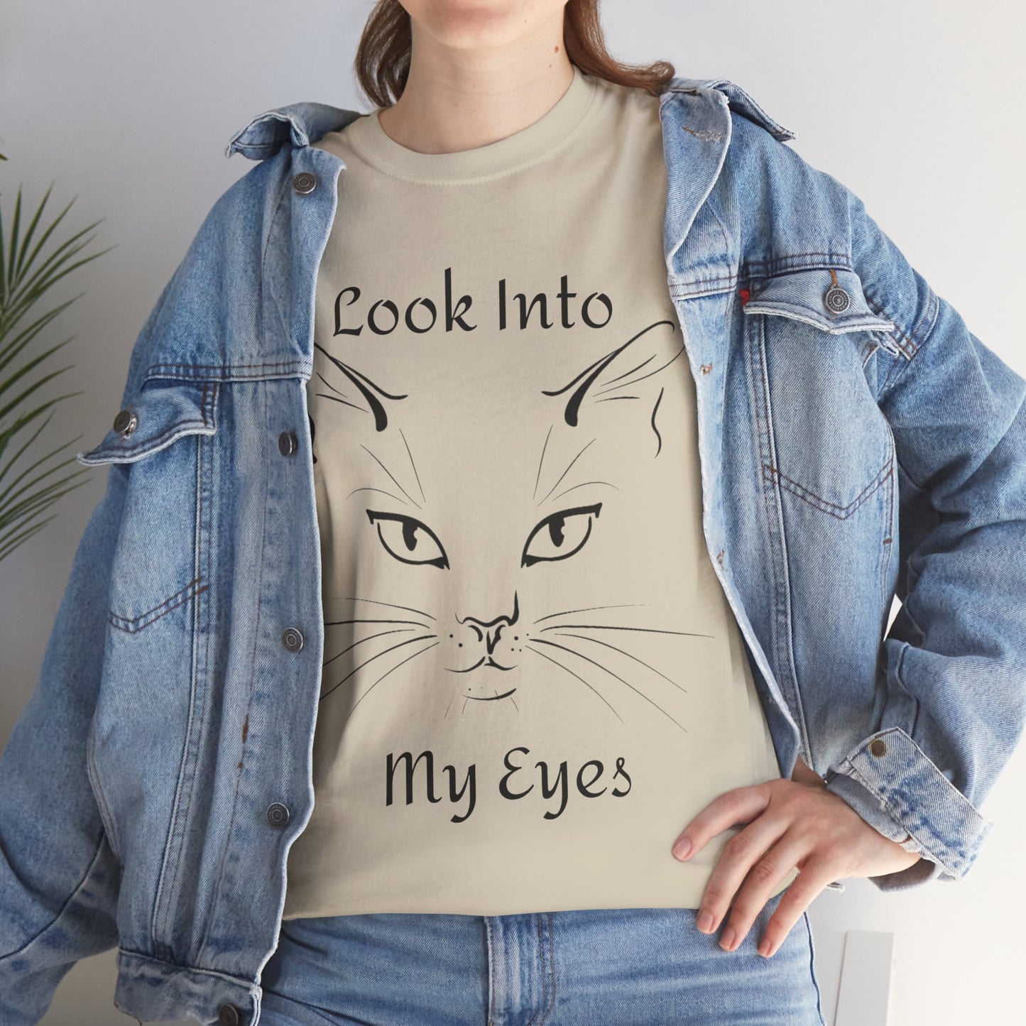 Look into my eyes Unisex Heavy Cotton Tee